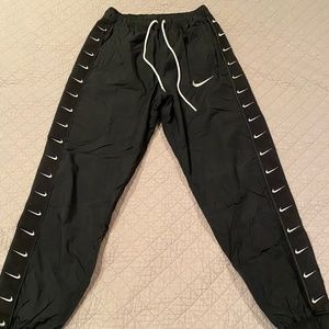 Nike Sportswear Black White Swoosh Woven Track Pants Mens SM CD0421-010